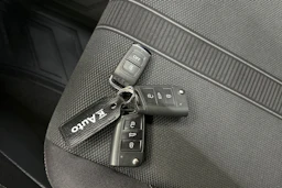 harmaa Volkswagen T-Roc 2023 kuva 24.