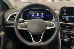 sininen Volkswagen T-Roc 2023 kuva 11.