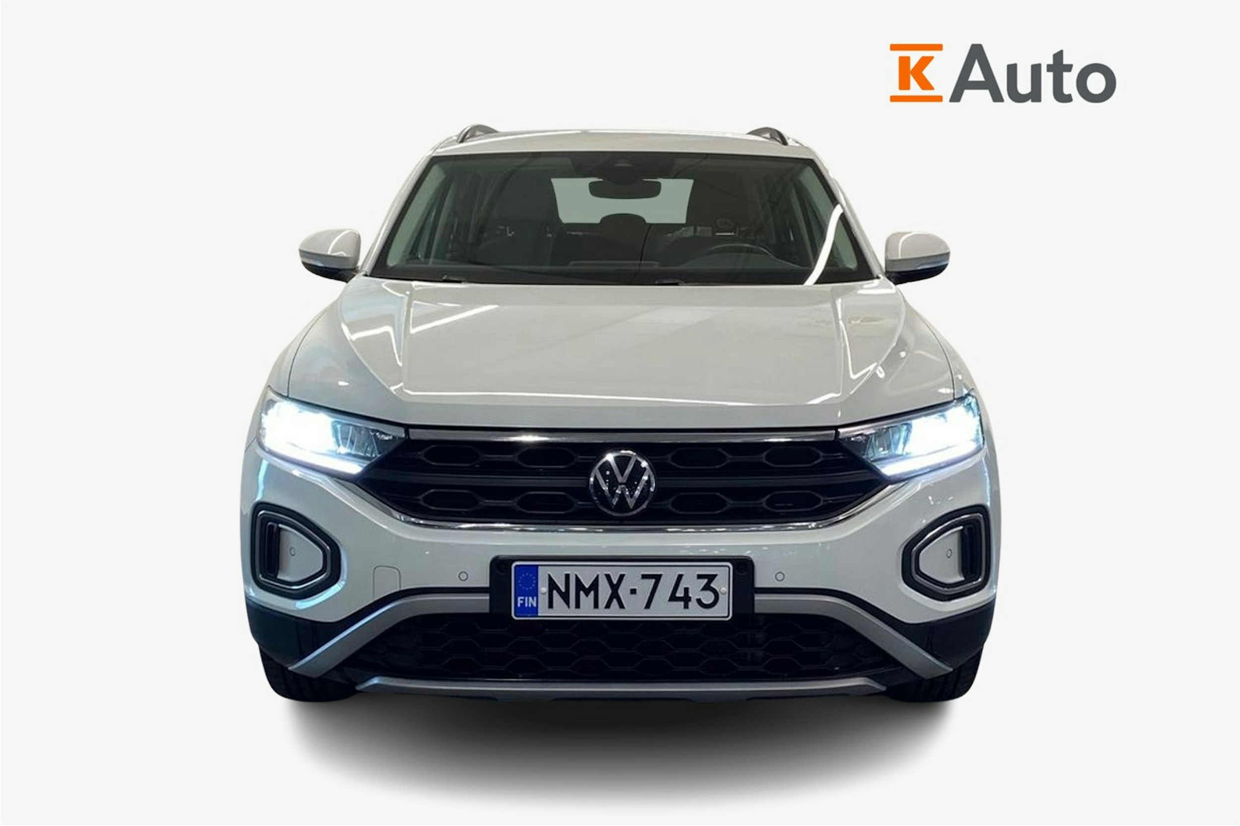 Valkoinen Volkswagen T-Roc 2023 kuva 5.