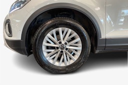 Valkoinen Volkswagen T-Roc 2023 kuva 11.