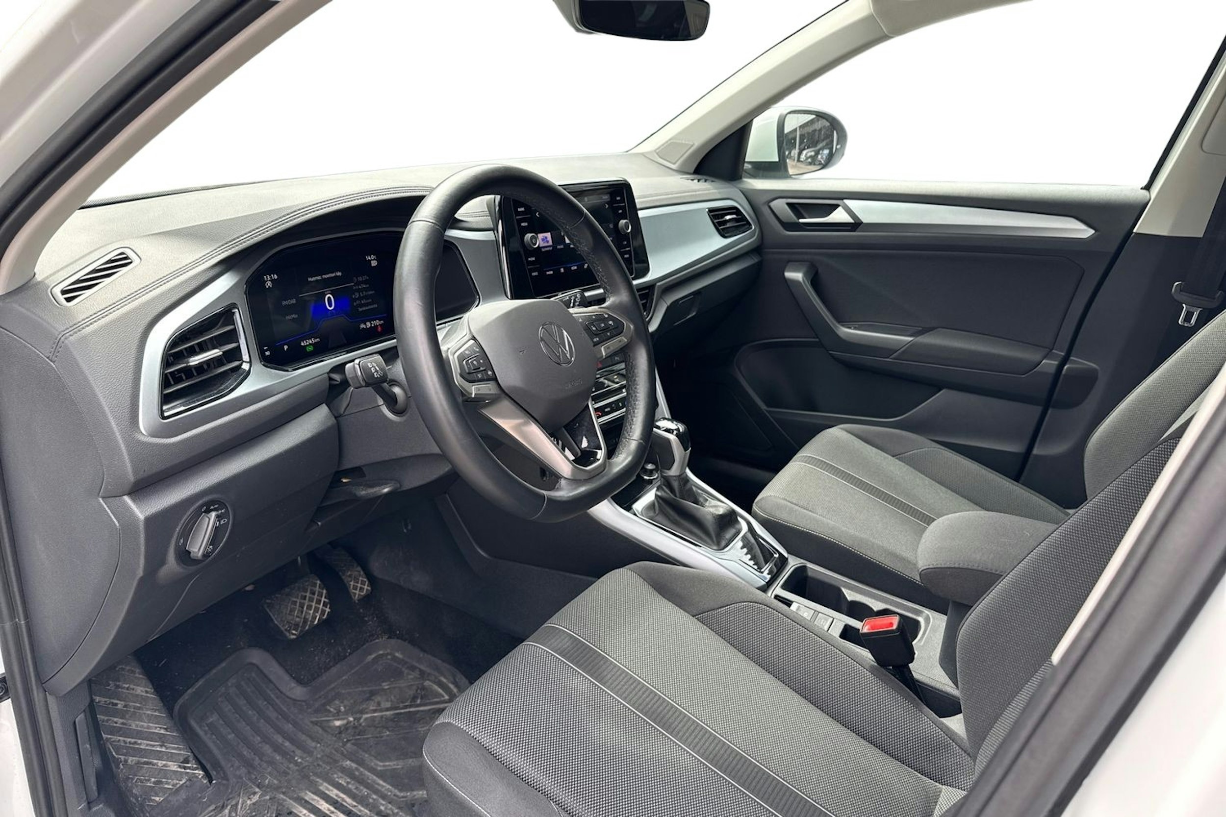 valkoinen Volkswagen T-Roc 2023 kuva 3.