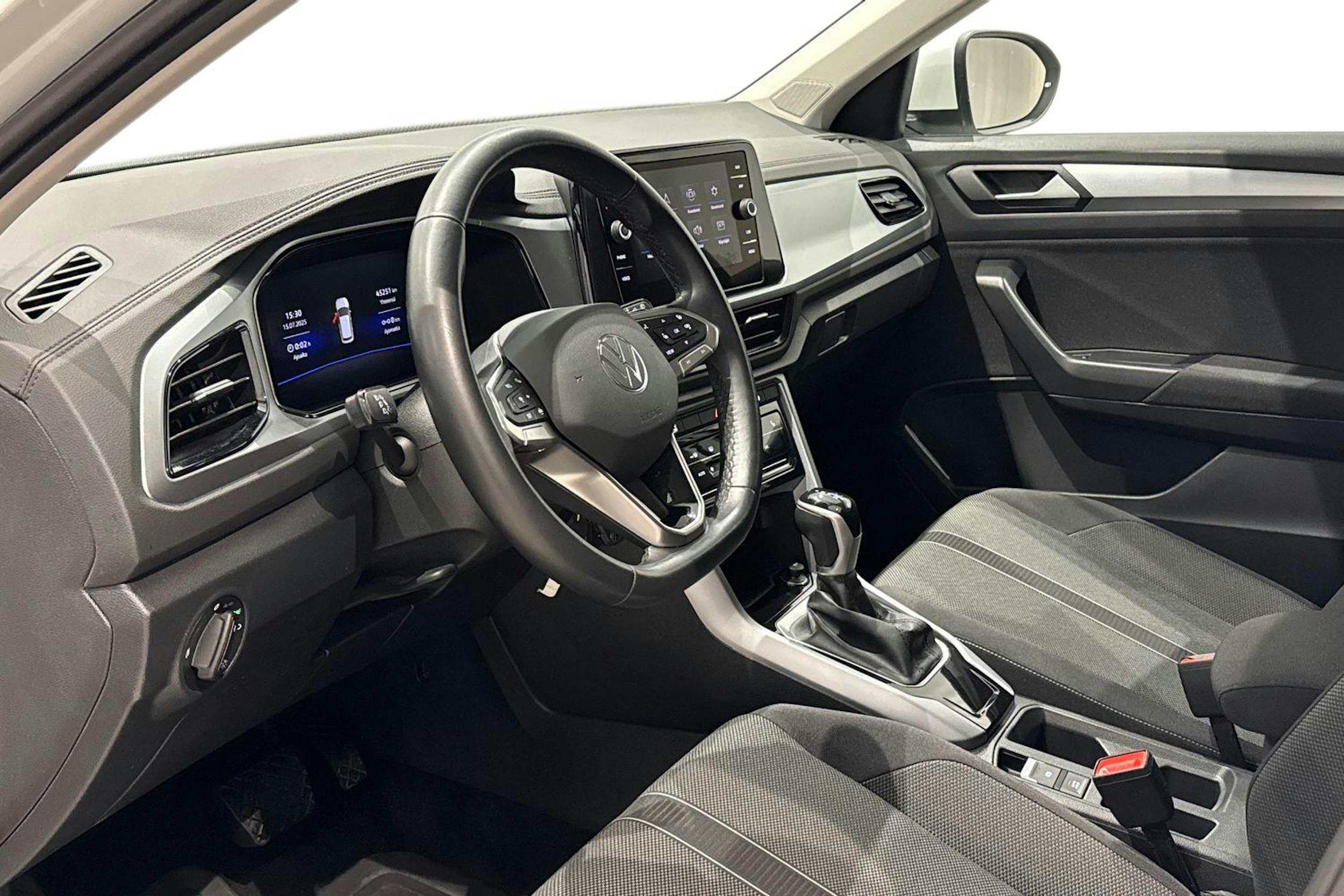 valkoinen Volkswagen T-Roc 2023 kuva 7.