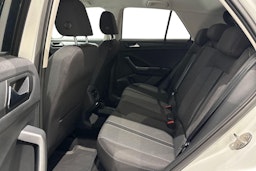 valkoinen Volkswagen T-Roc 2023 kuva 10.