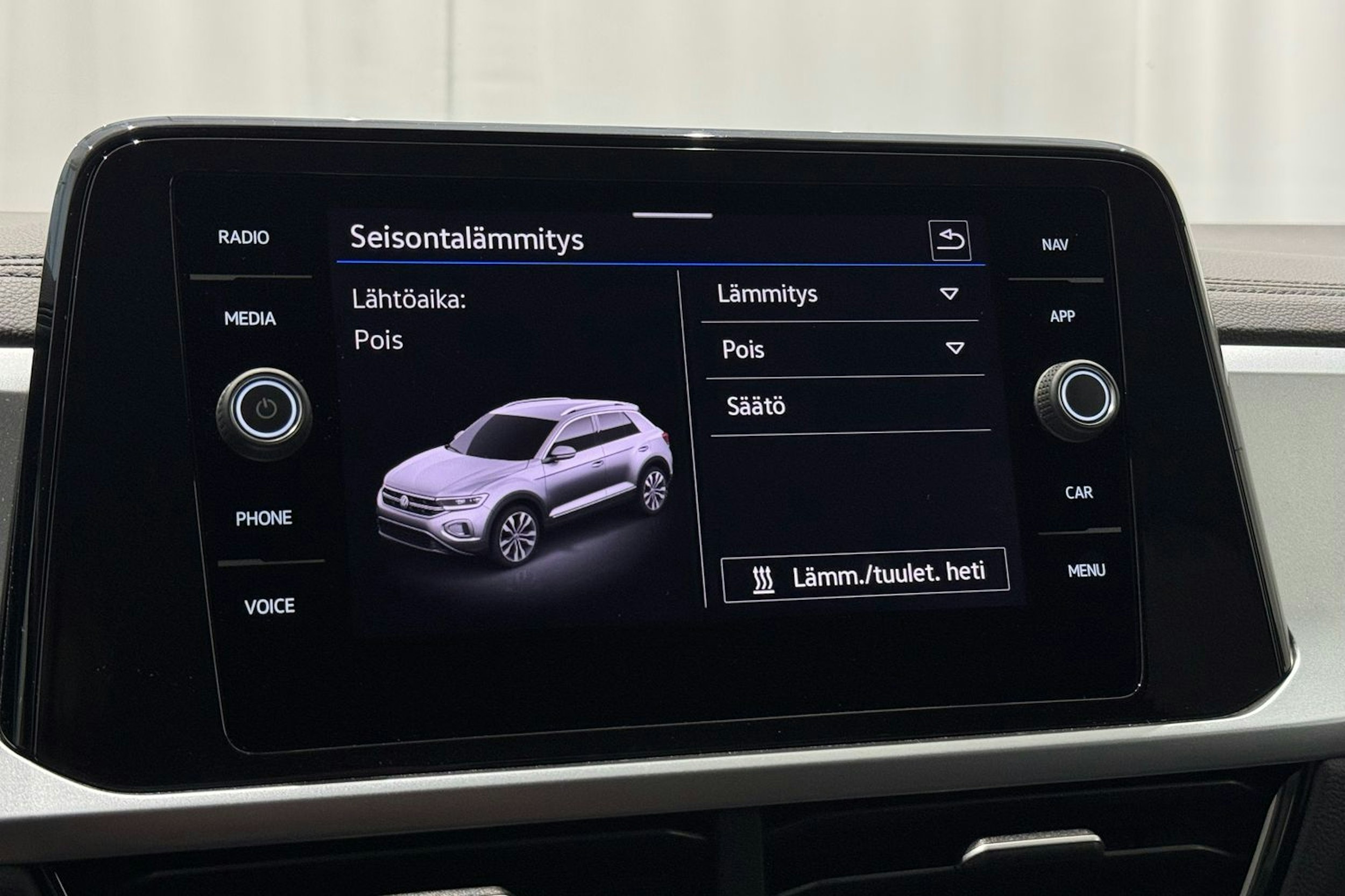 valkoinen Volkswagen T-Roc 2023 kuva 23.