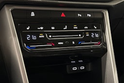 valkoinen Volkswagen T-Roc 2023 kuva 25.