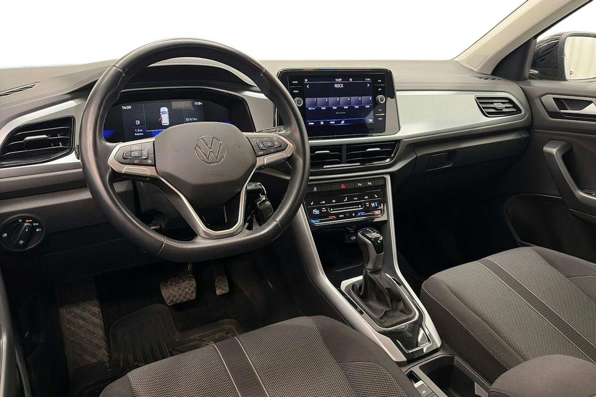 musta Volkswagen T-Roc 2023 kuva 7.