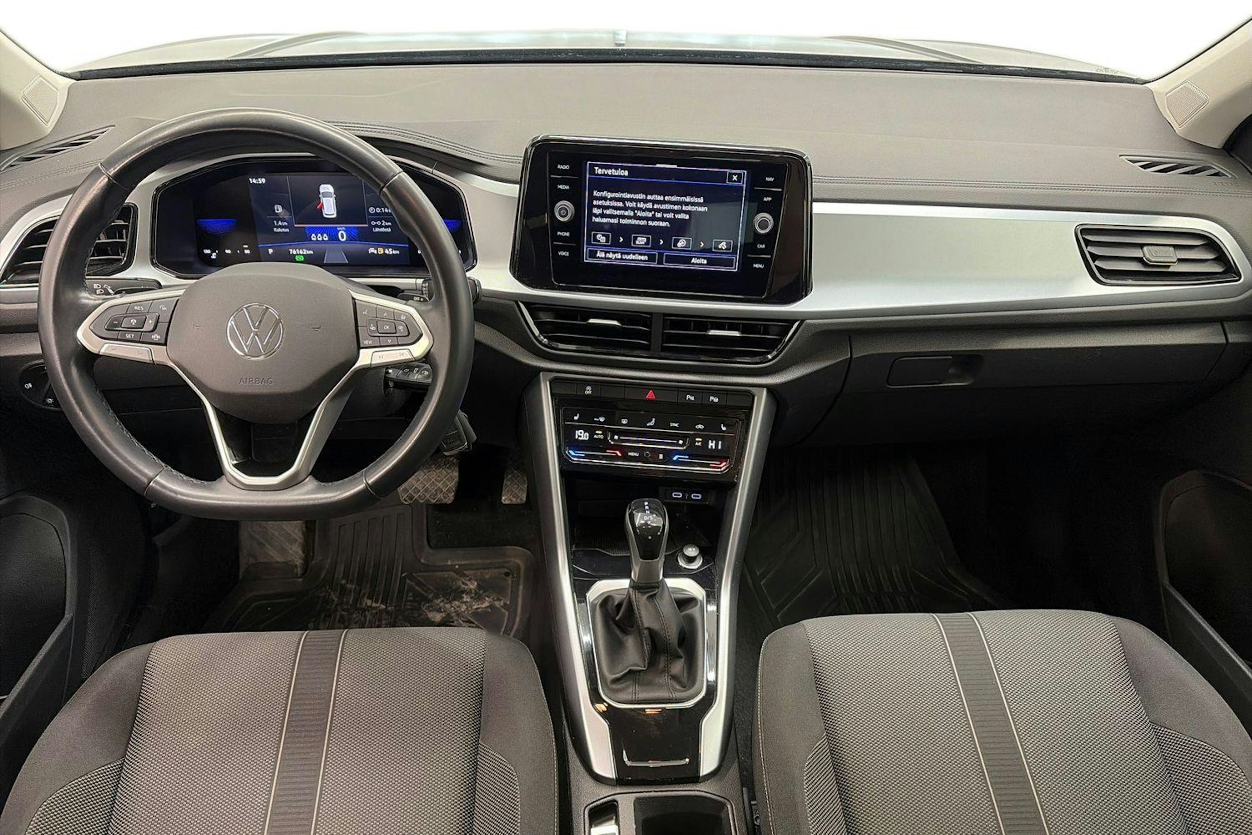 musta Volkswagen T-Roc 2023 kuva 9.