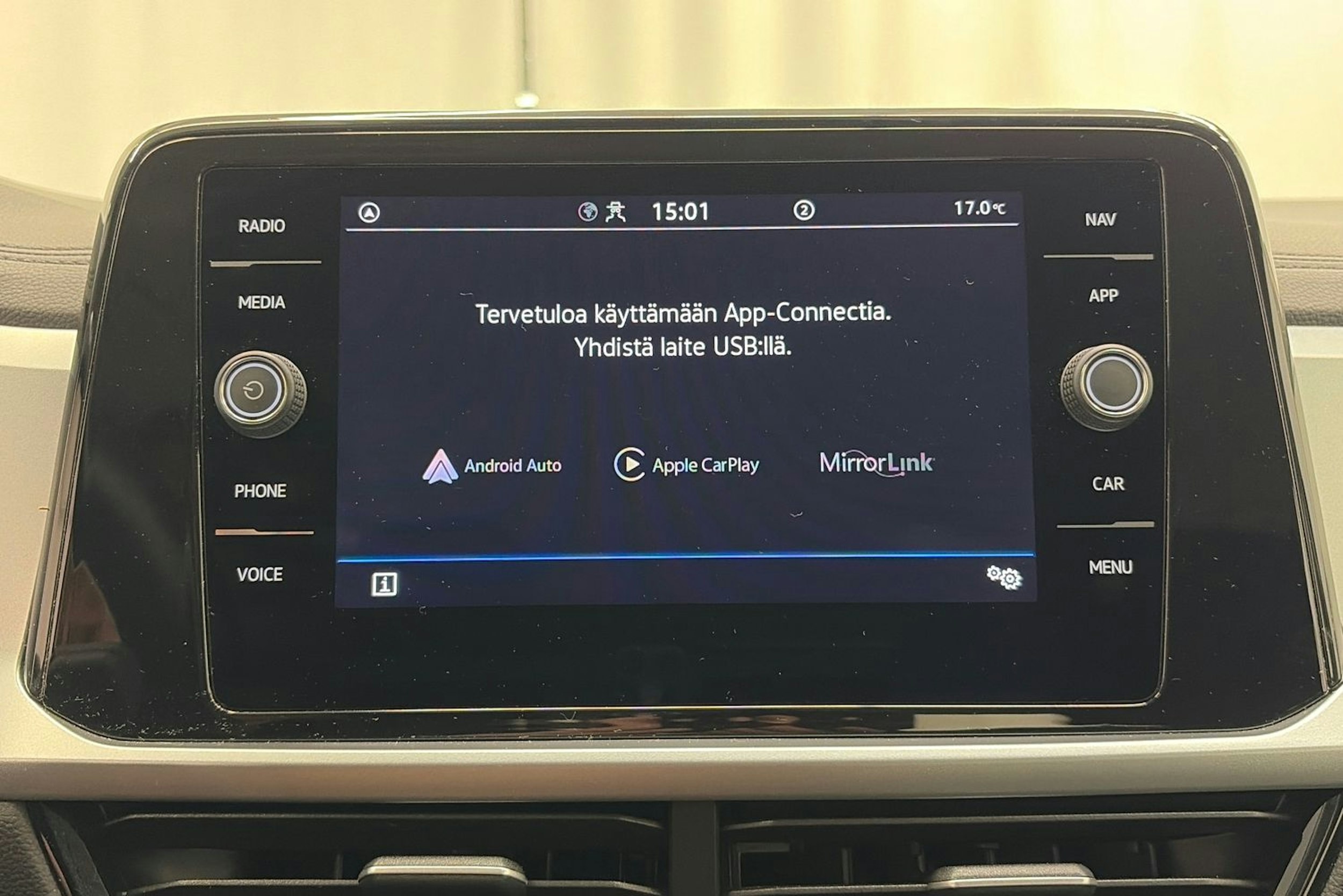 musta Volkswagen T-Roc 2023 kuva 19.