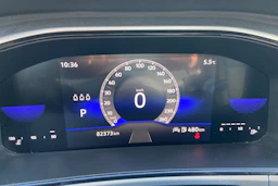 punainen Volkswagen T-Roc 2023 kuva 17.