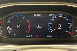 harmaa Volkswagen T-Roc 2023 kuva 16.