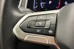 harmaa Volkswagen T-Roc 2023 kuva 17.