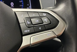 harmaa Volkswagen T-Roc 2023 kuva 18.