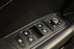harmaa Volkswagen T-Roc 2023 kuva 20.