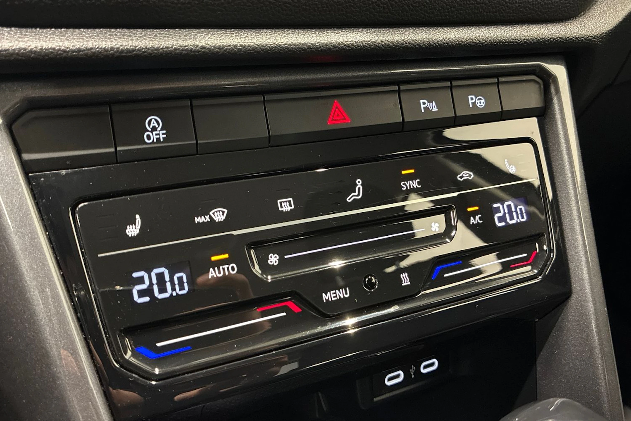 harmaa Volkswagen T-Roc 2023 kuva 22.