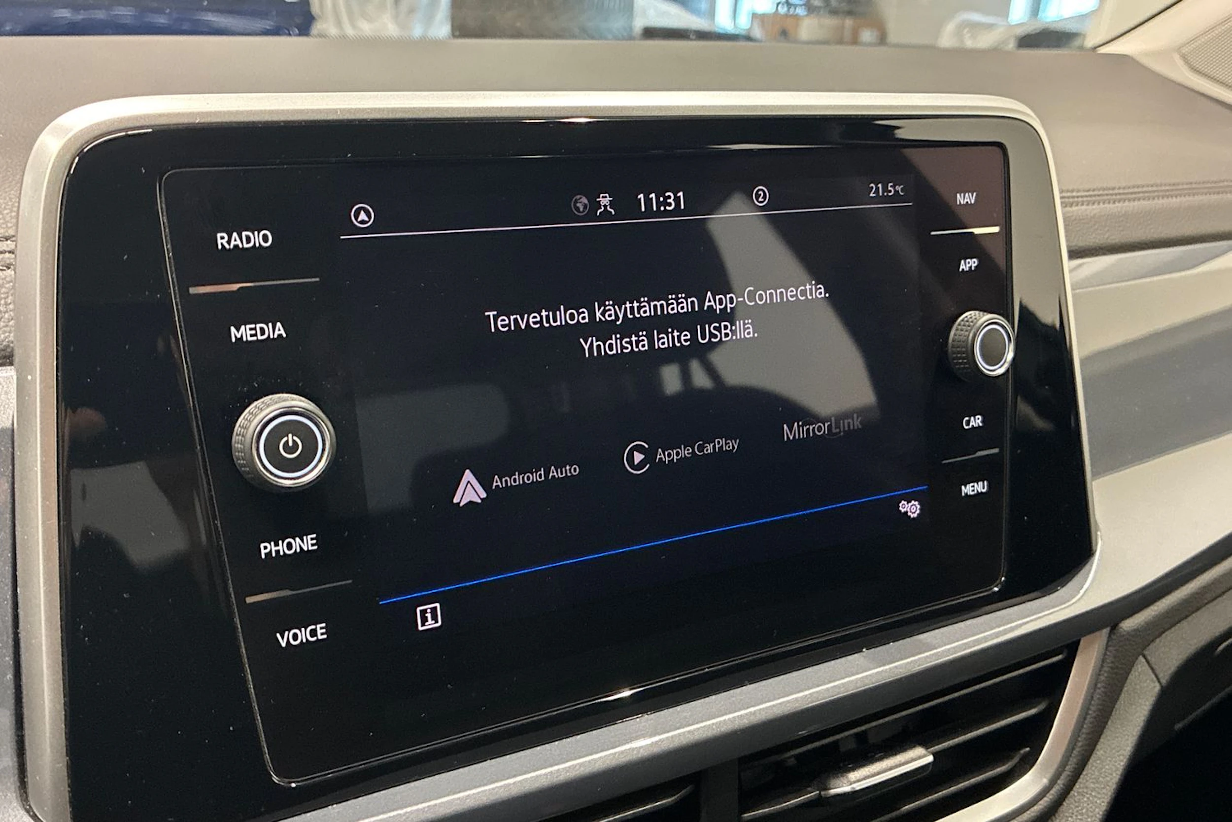 harmaa Volkswagen T-Roc 2023 kuva 23.