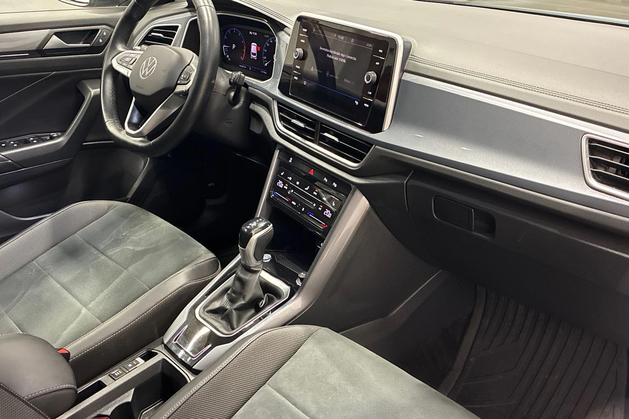 harmaa Volkswagen T-Roc 2023 kuva 28.