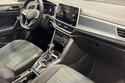 harmaa Volkswagen T-Roc 2023 kuva 28.