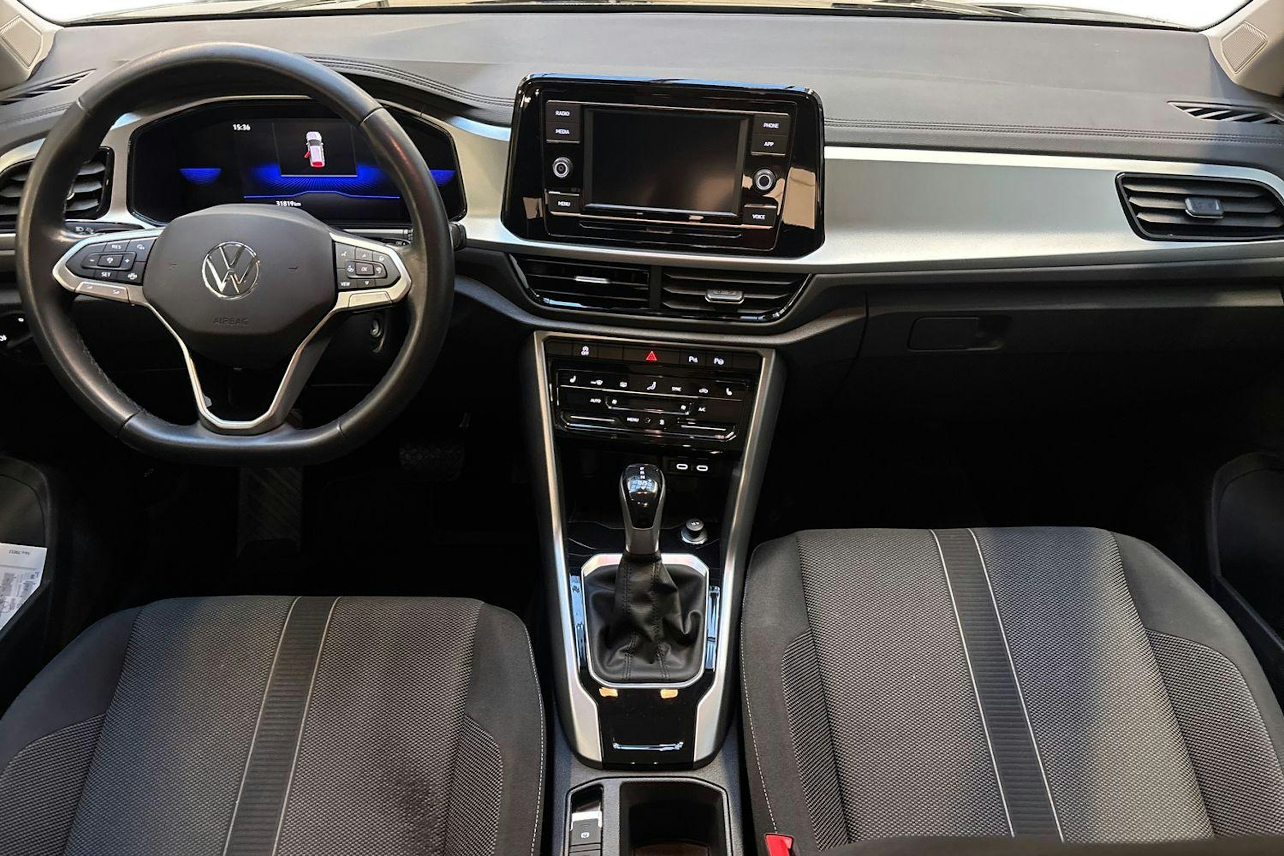 met. musta Volkswagen T-Roc 2023 kuva 9.