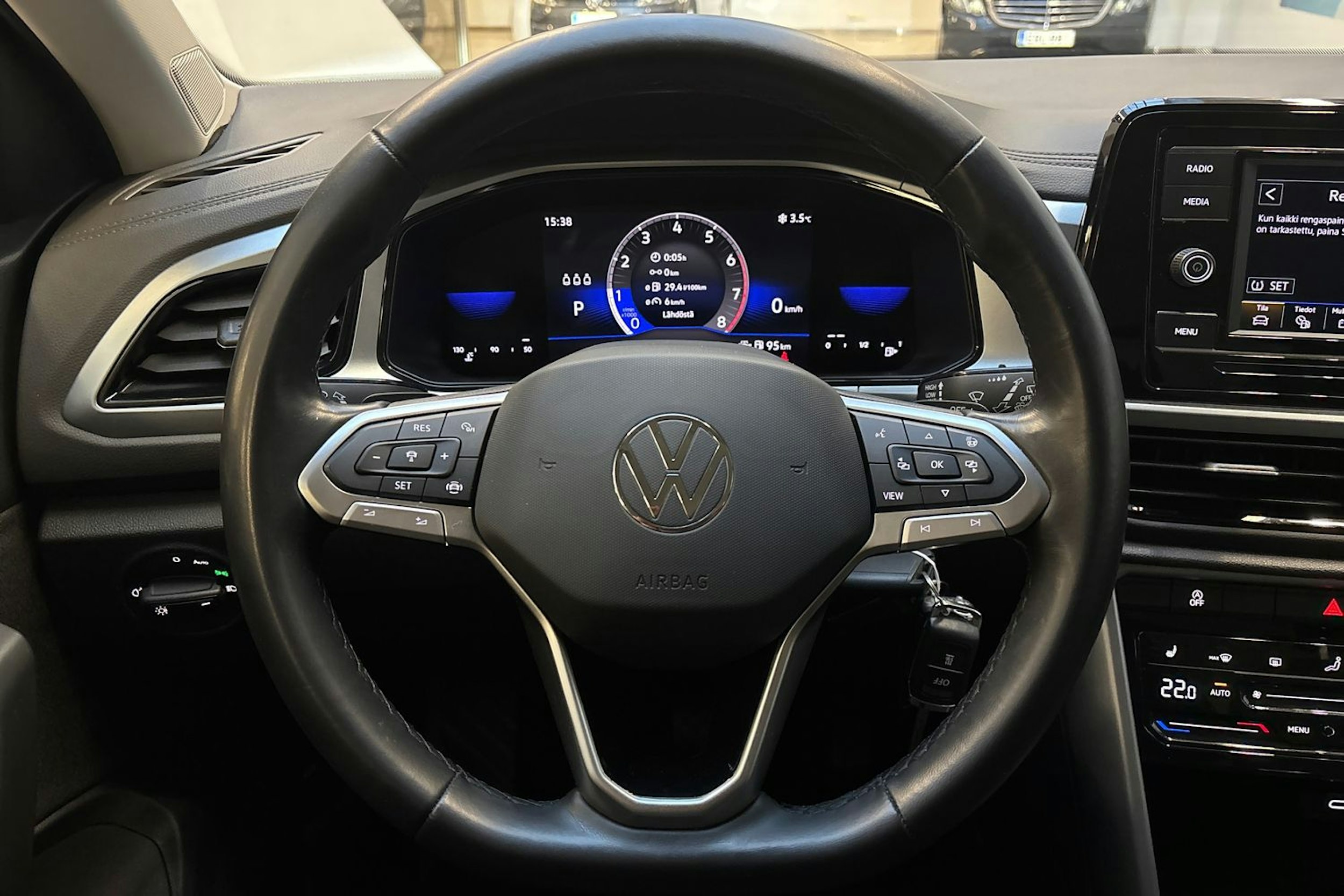 met. musta Volkswagen T-Roc 2023 kuva 18.