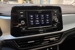 met. musta Volkswagen T-Roc 2023 kuva 21.