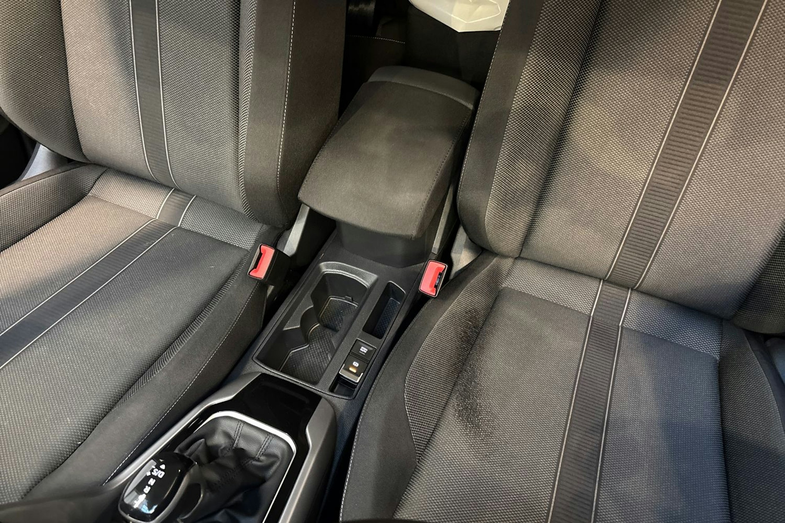 met. musta Volkswagen T-Roc 2023 kuva 25.