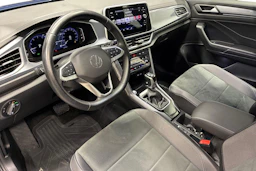 sininen Volkswagen T-Roc 2023 kuva 6.