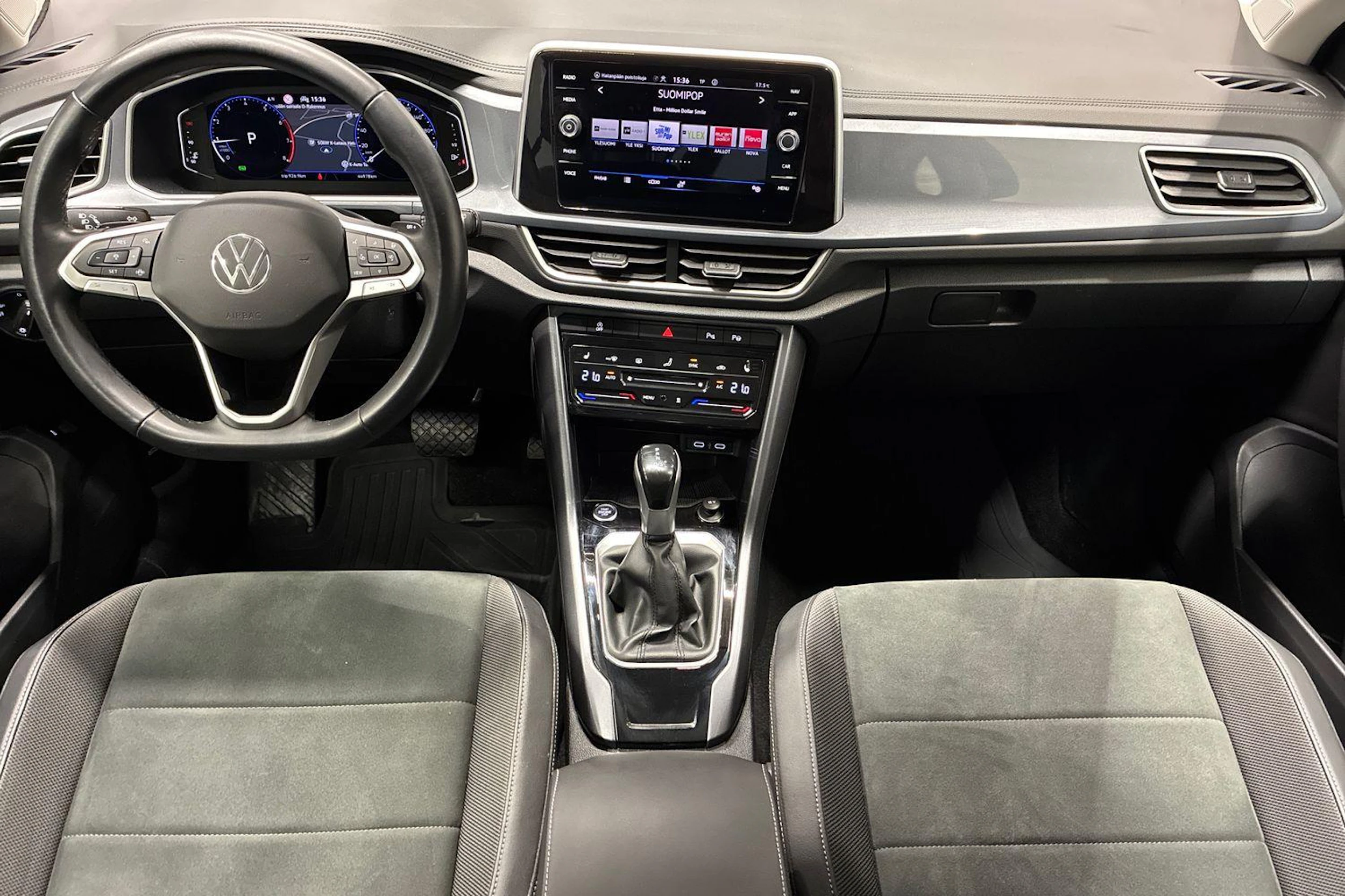 sininen Volkswagen T-Roc 2023 kuva 7.