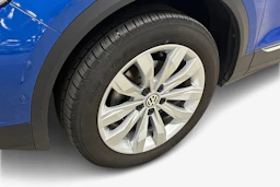 sininen Volkswagen T-Roc 2023 kuva 9.