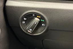 sininen Volkswagen T-Roc 2023 kuva 15.