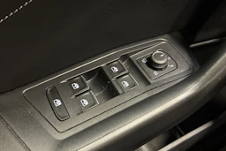 sininen Volkswagen T-Roc 2023 kuva 16.