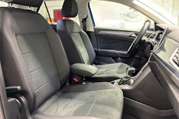 sininen Volkswagen T-Roc 2023 kuva 27.
