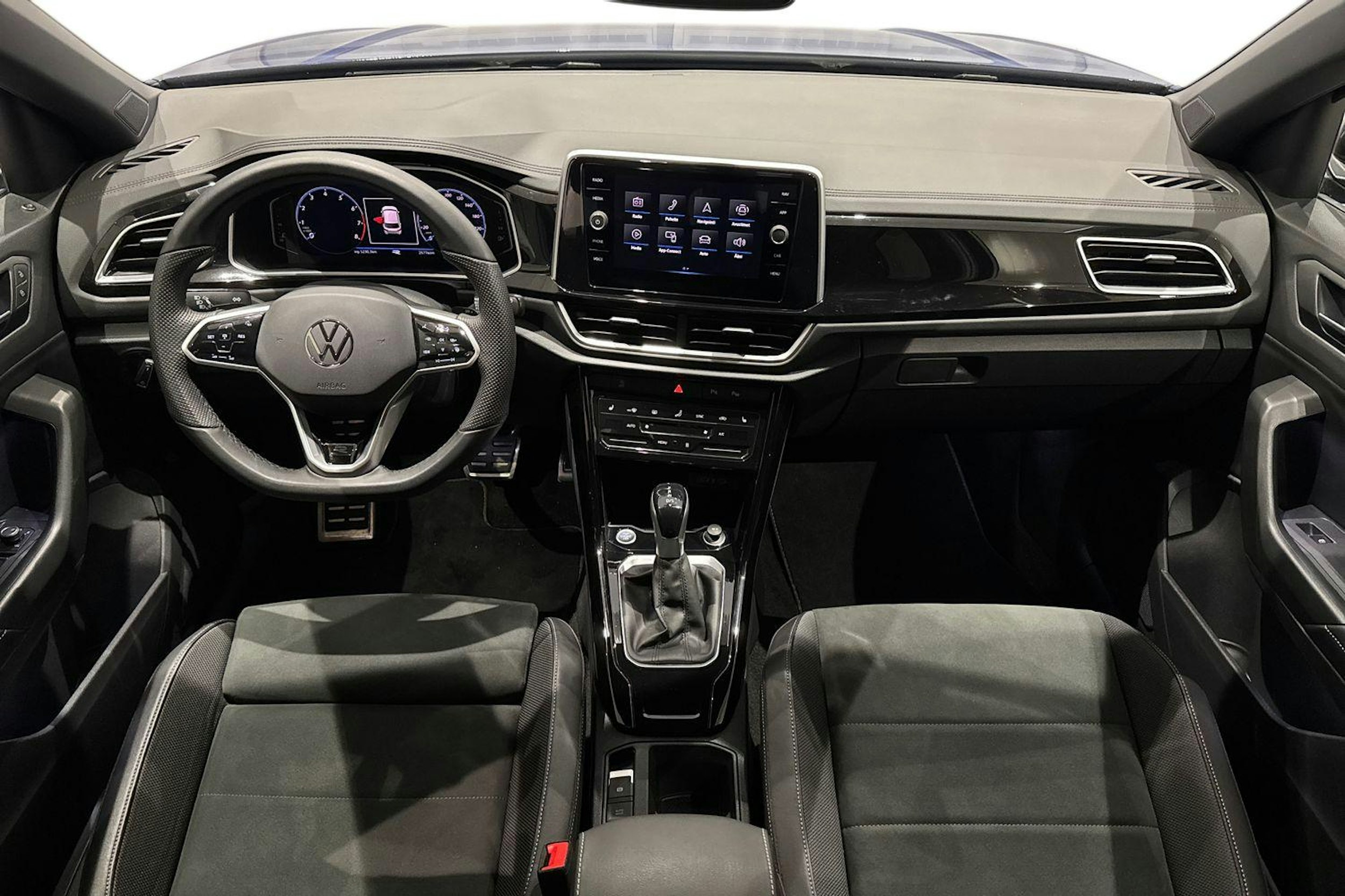 sininen Volkswagen T-Roc 2023 kuva 9.