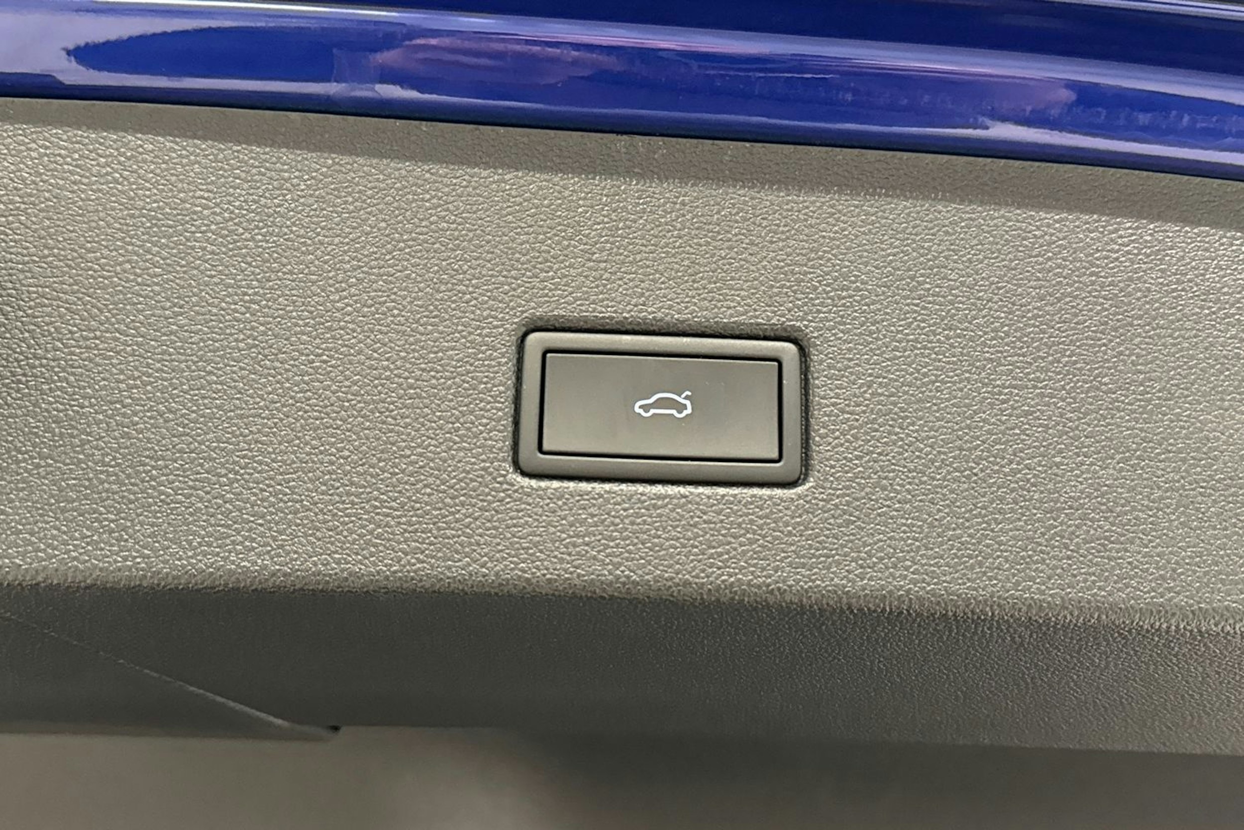 sininen Volkswagen T-Roc 2023 kuva 17.