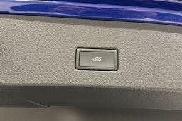 sininen Volkswagen T-Roc 2023 kuva 17.