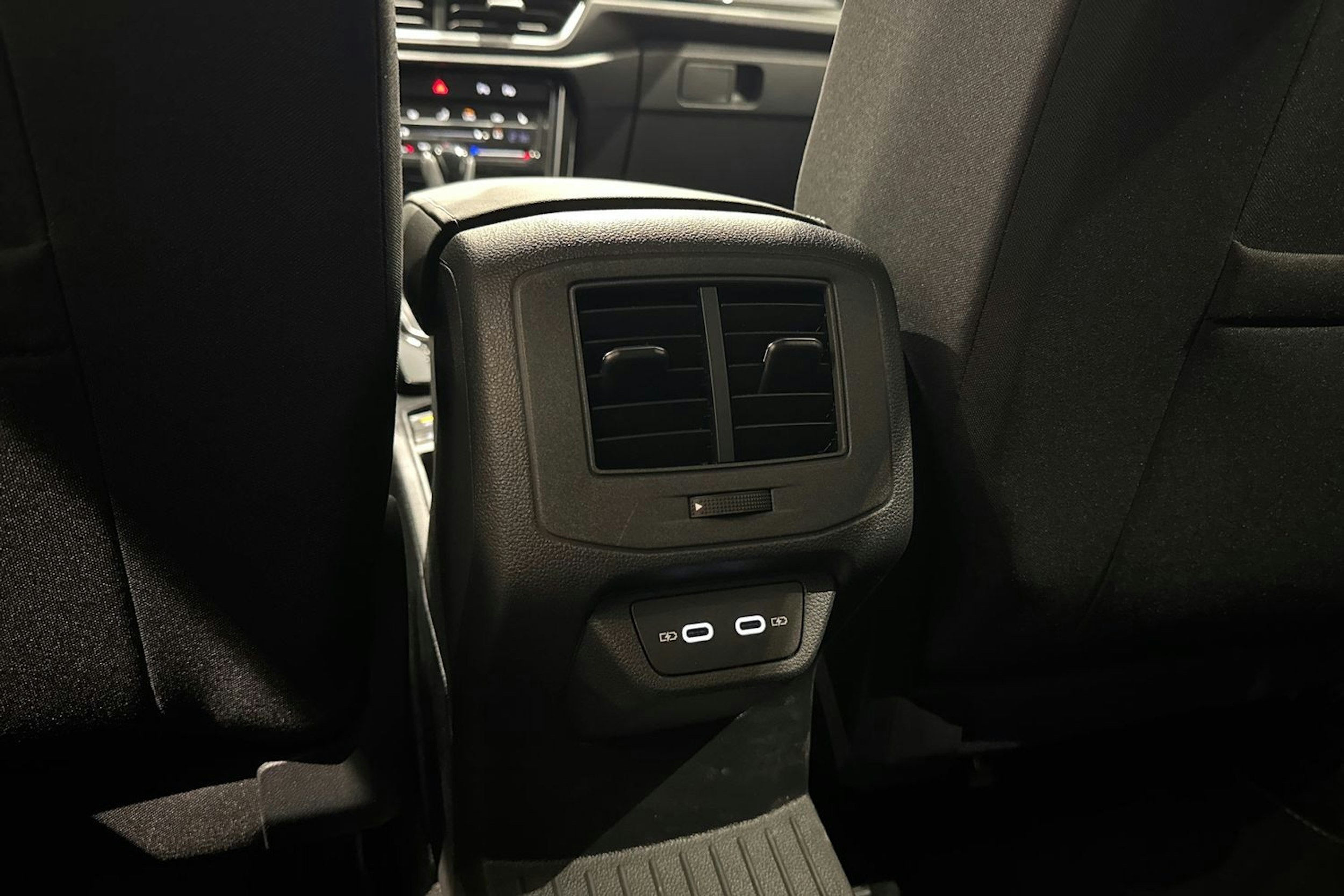 sininen Volkswagen T-Roc 2023 kuva 19.