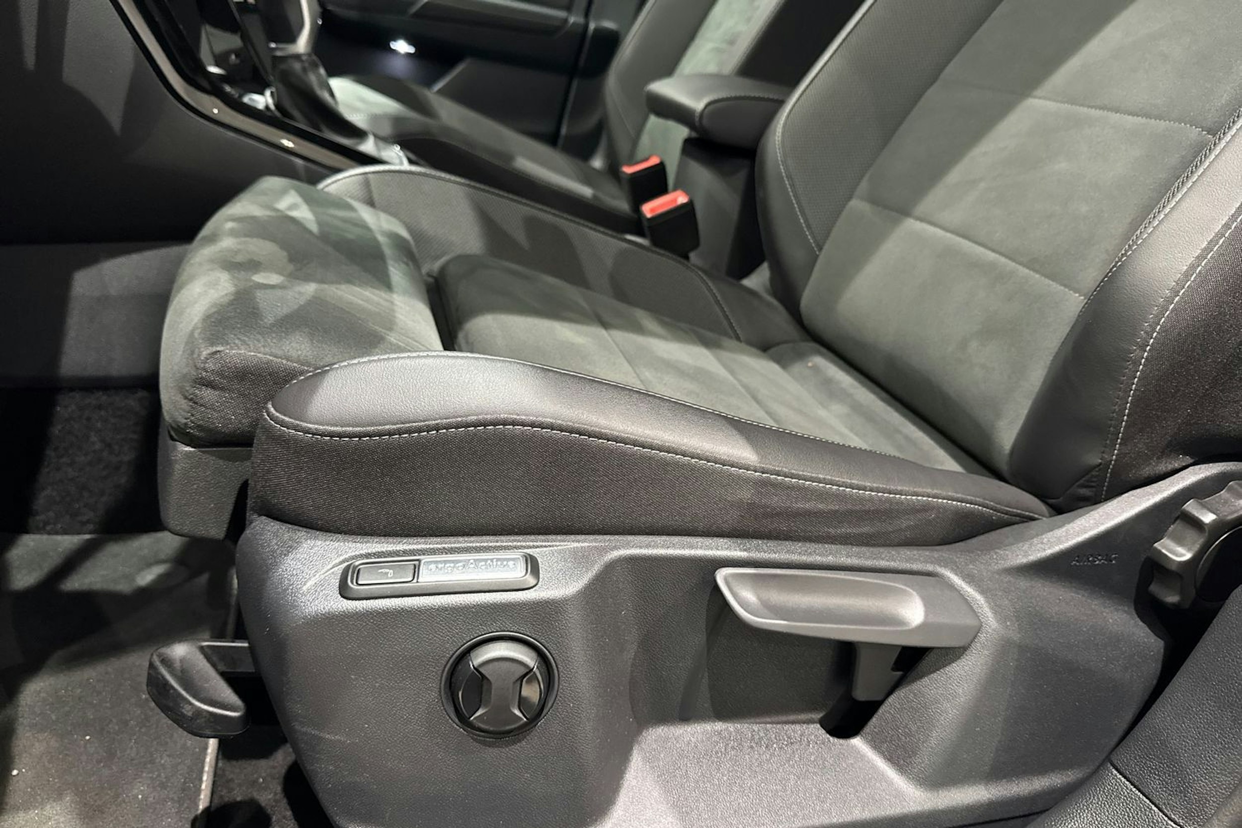 sininen Volkswagen T-Roc 2023 kuva 20.