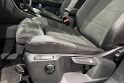 sininen Volkswagen T-Roc 2023 kuva 20.