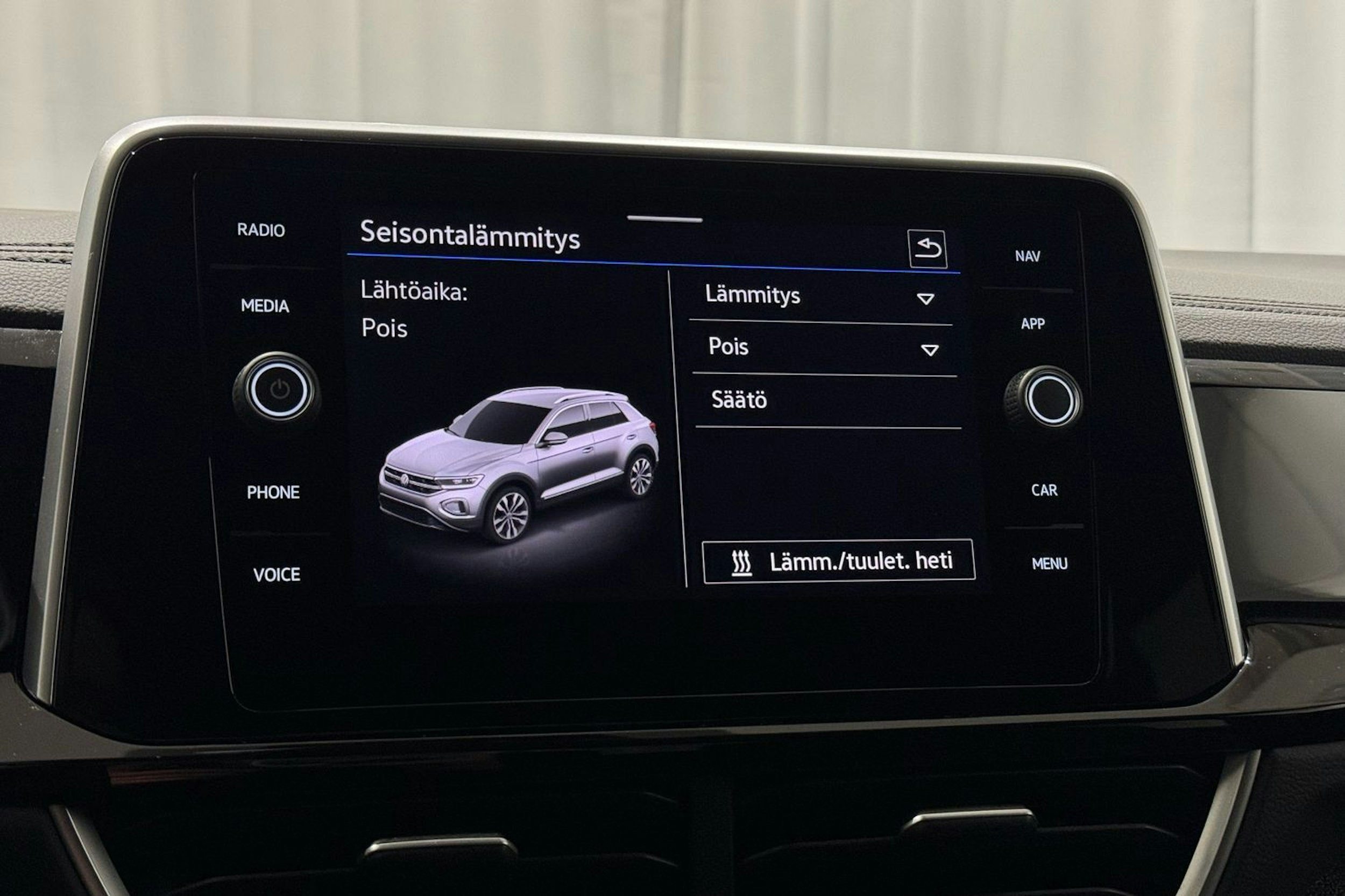 sininen Volkswagen T-Roc 2023 kuva 29.