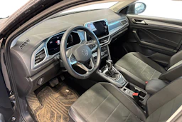 musta Volkswagen T-Roc 2023 kuva 3.