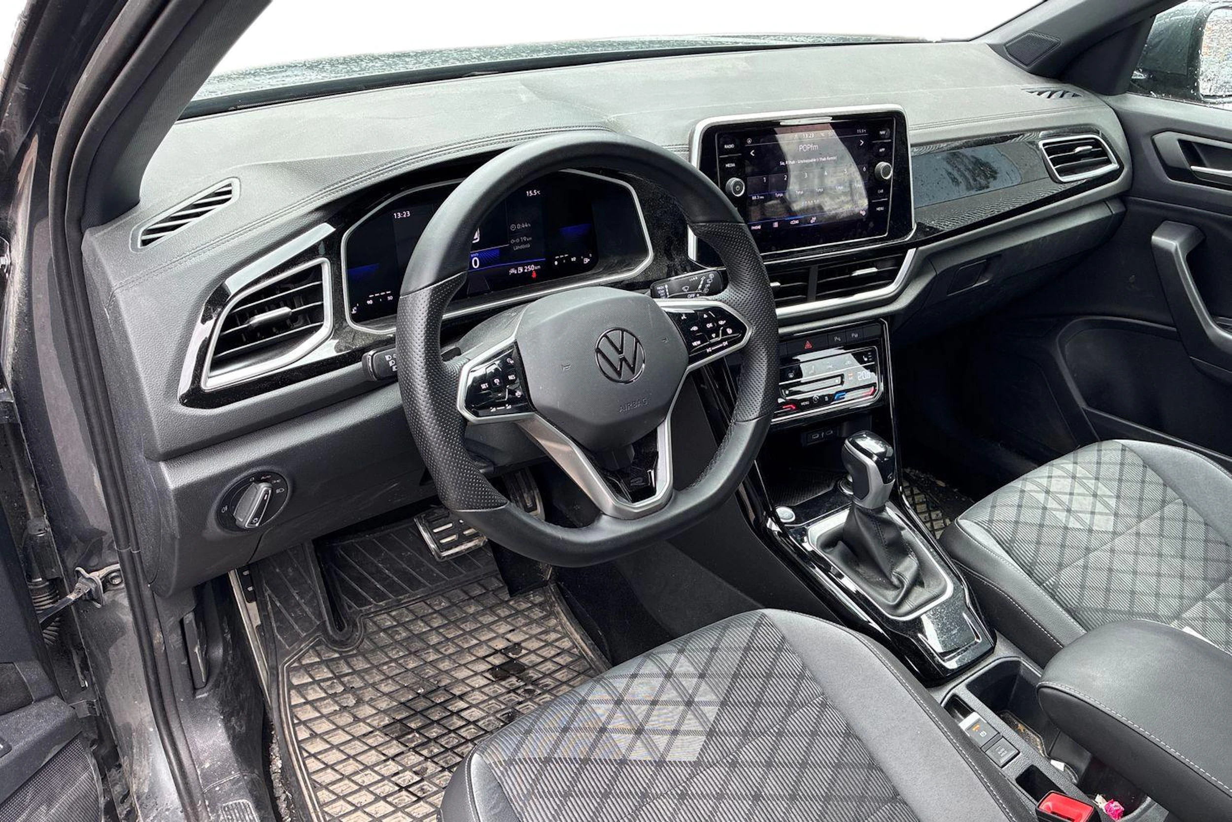 harmaa Volkswagen T-Roc 2023 kuva 3.