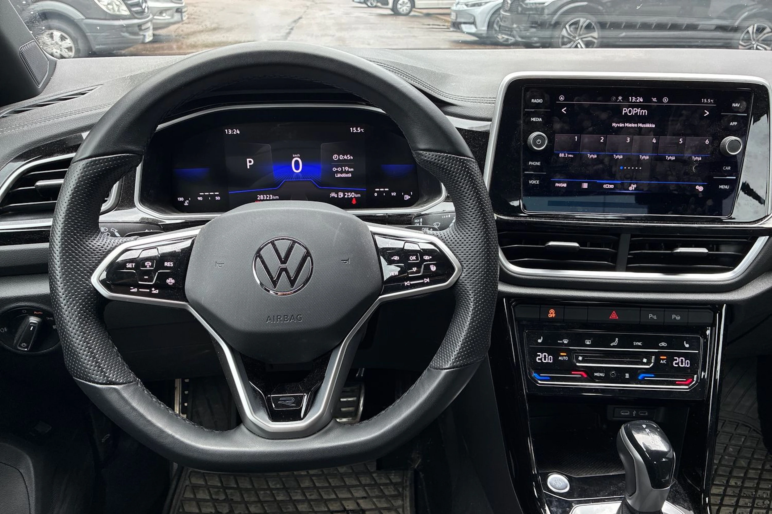 harmaa Volkswagen T-Roc 2023 kuva 4.