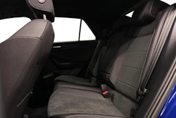 sininen Volkswagen T-Roc 2024 kuva 11.