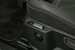 sininen Volkswagen T-Roc 2024 kuva 25.