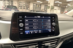 harmaa Volkswagen T-Roc 2024 kuva 21.