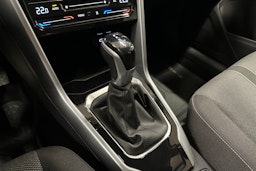 harmaa Volkswagen T-Roc 2024 kuva 24.