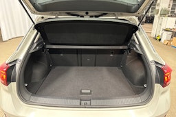 harmaa Volkswagen T-Roc 2024 kuva 26.