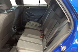 sininen Volkswagen T-Roc 2024 kuva 8.