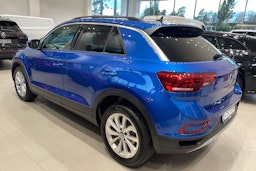 sininen Volkswagen T-Roc 2024 kuva 11.
