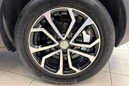 Harmaa Volkswagen T-Roc 2024 kuva 25.