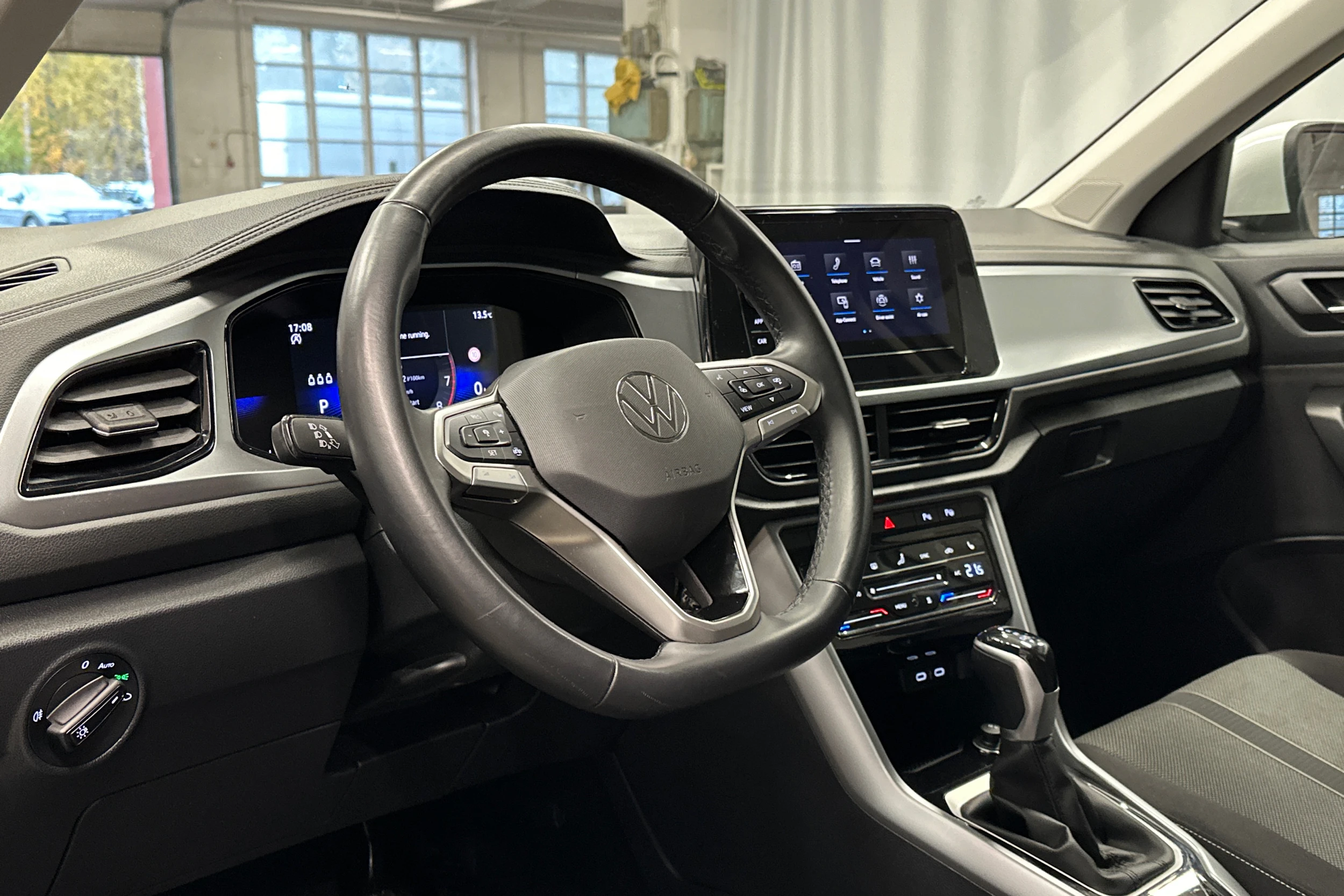 valkoinen Volkswagen T-Roc 2024 kuva 3.